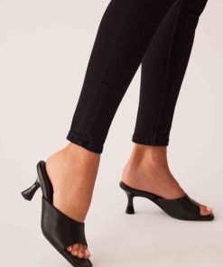 Jerilyn Heeled Mule
